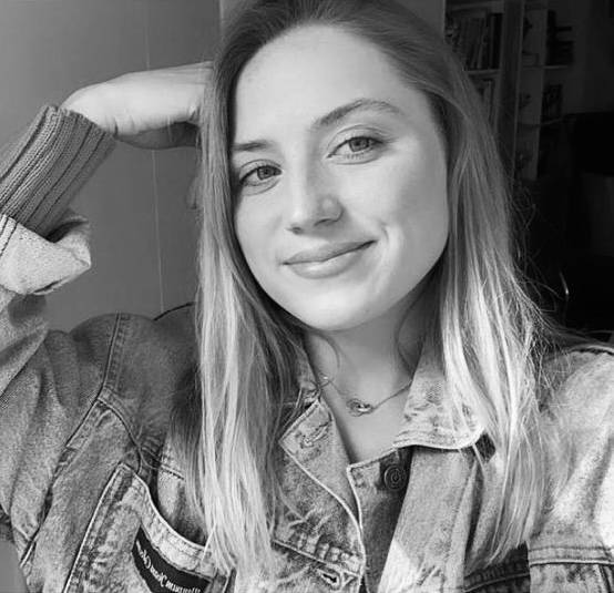 Swim Society Stories  : Ella